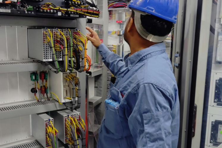 Electrician in Brecksville OH 4